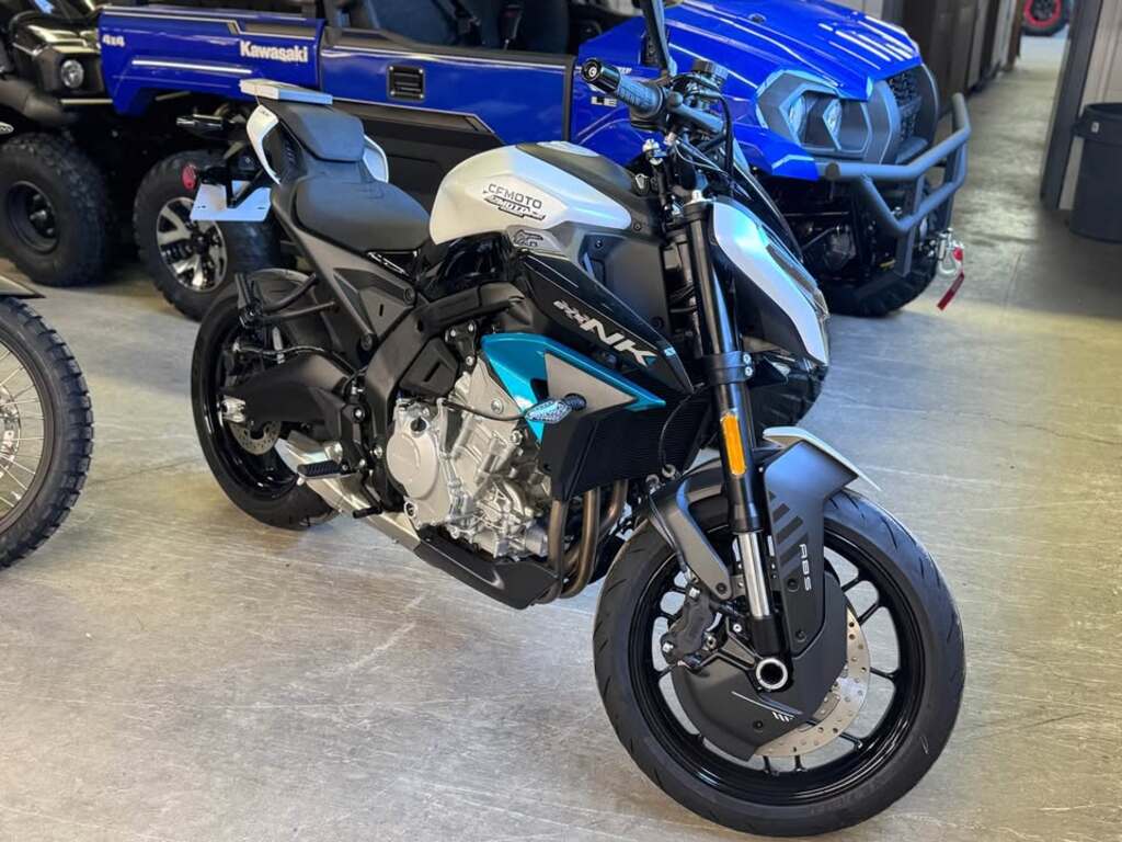Moto routière/cruiser CFMOTO  2026 à vendre