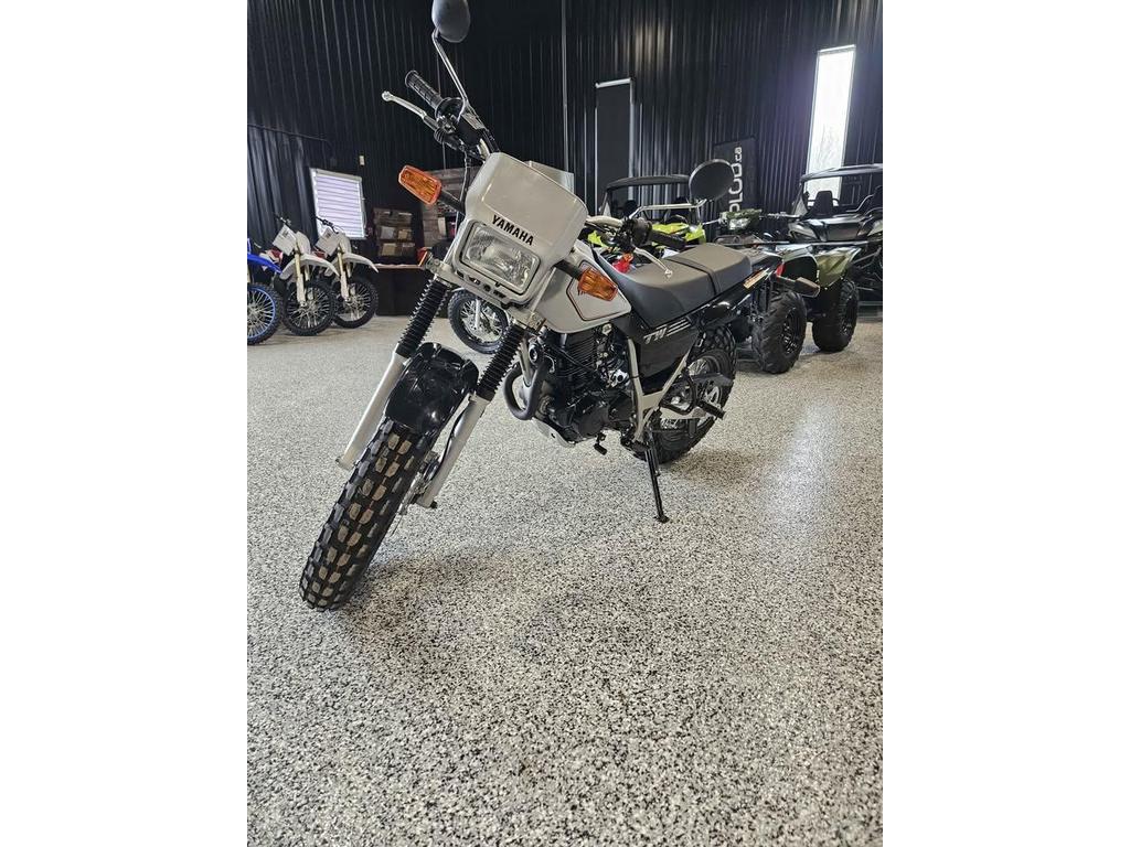 Moto double usage Yamaha TW200 2026 à vendre