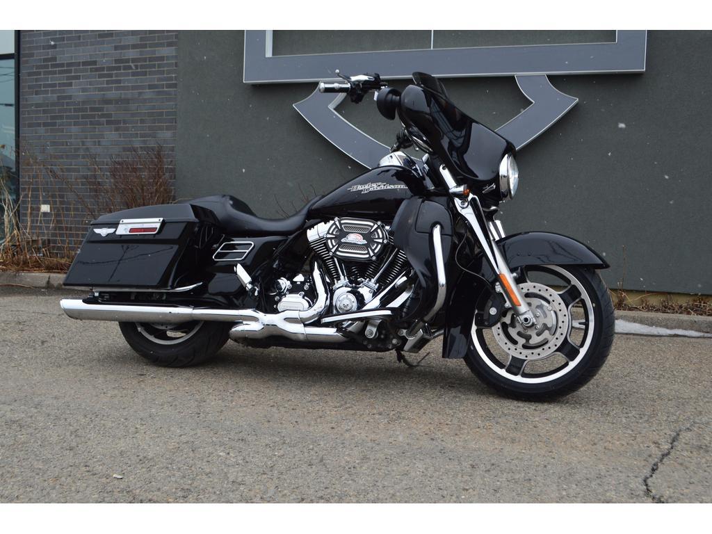 Moto tourisme Harley-Davidson  2013 à vendre