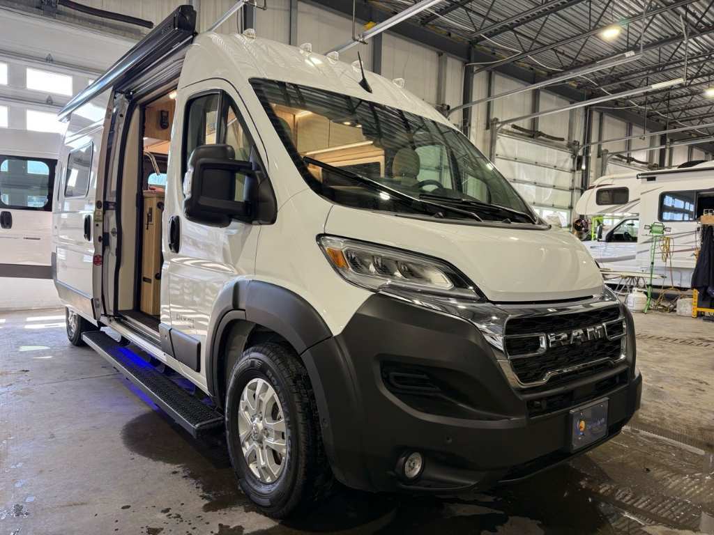 VR Classe B Coachmen  2026 à vendre