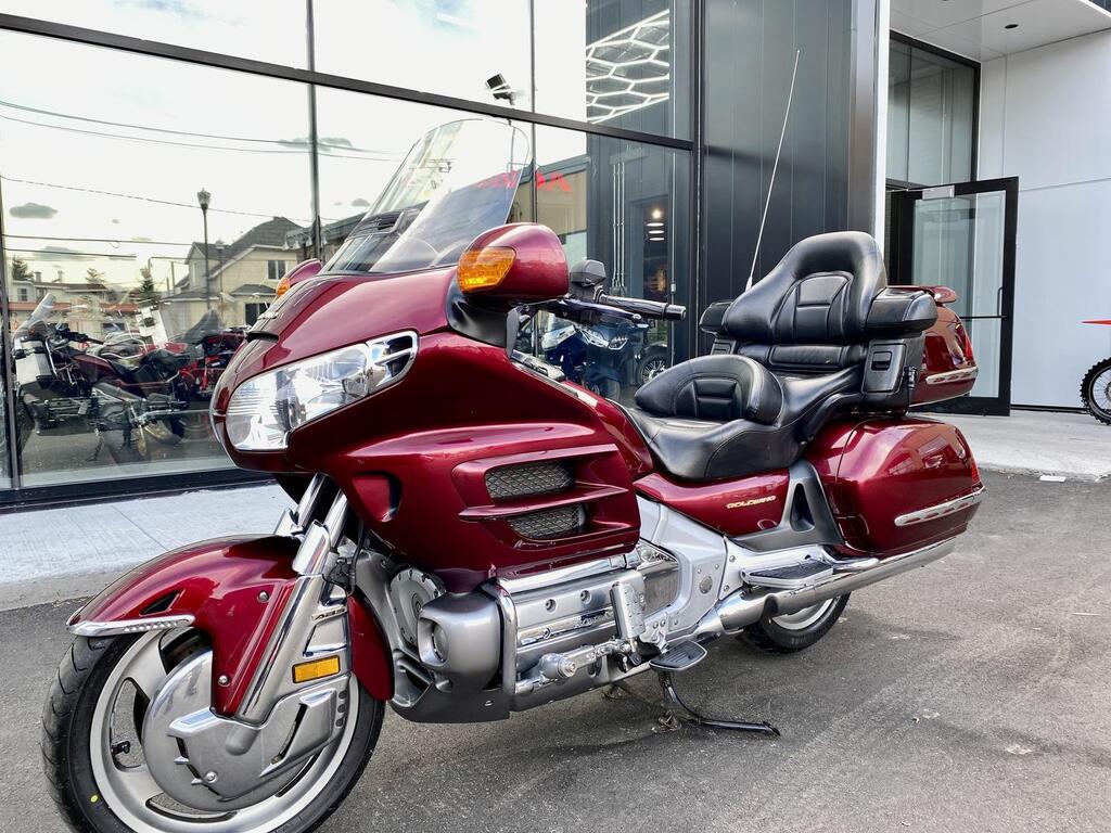 Moto tourisme Honda GL1800 Goldwing 2004 à vendre