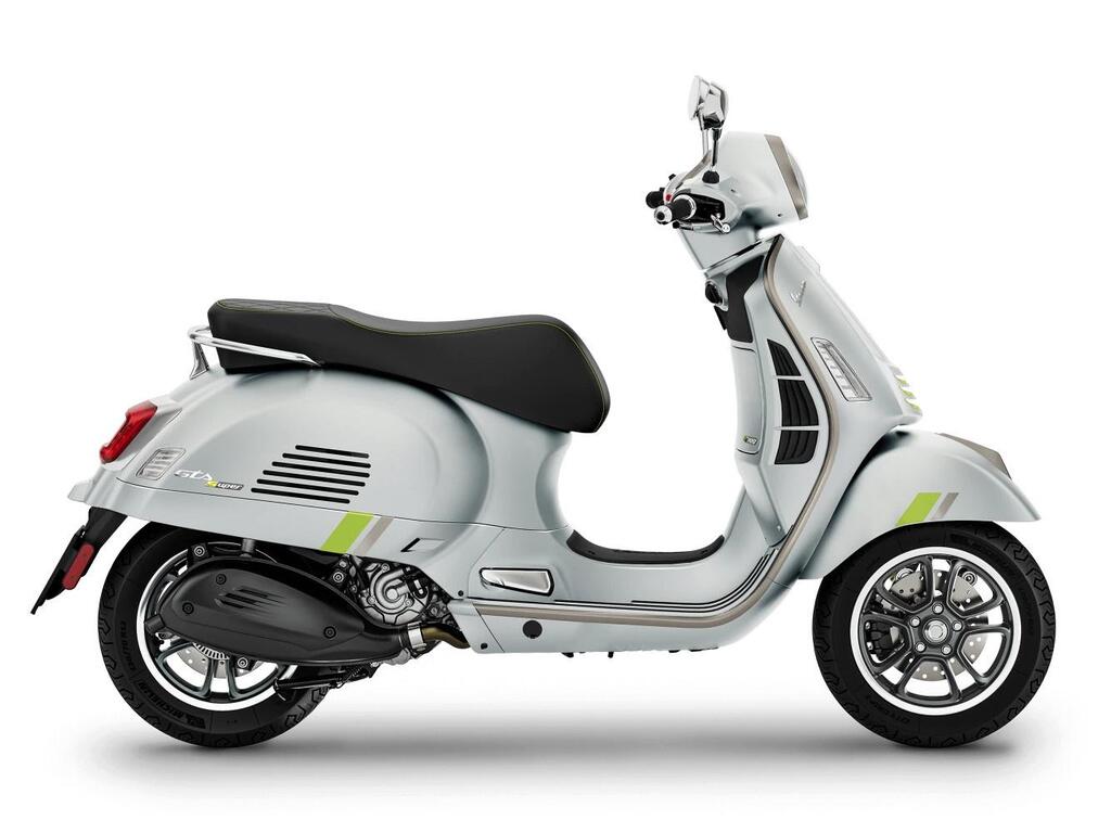 Scooter Vespa GTS 300 Super Tech 2023 à vendre