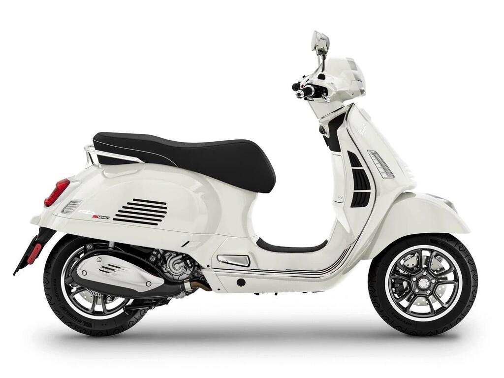 Scooter Vespa GTS 300 Super 2023 à vendre