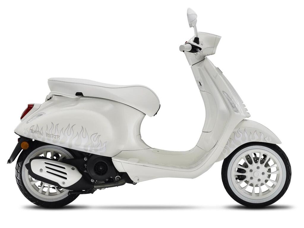 Scooter Vespa Sprint 150 JUSTIN BIEBER X 2023 à vendre