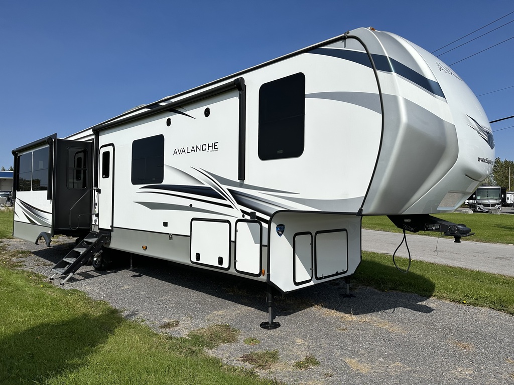 Caravane à sellette Keystone RV Avalanche 372MB 2023 à vendre